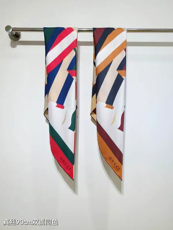 Gucci silk Scarf 90X90cm E041720